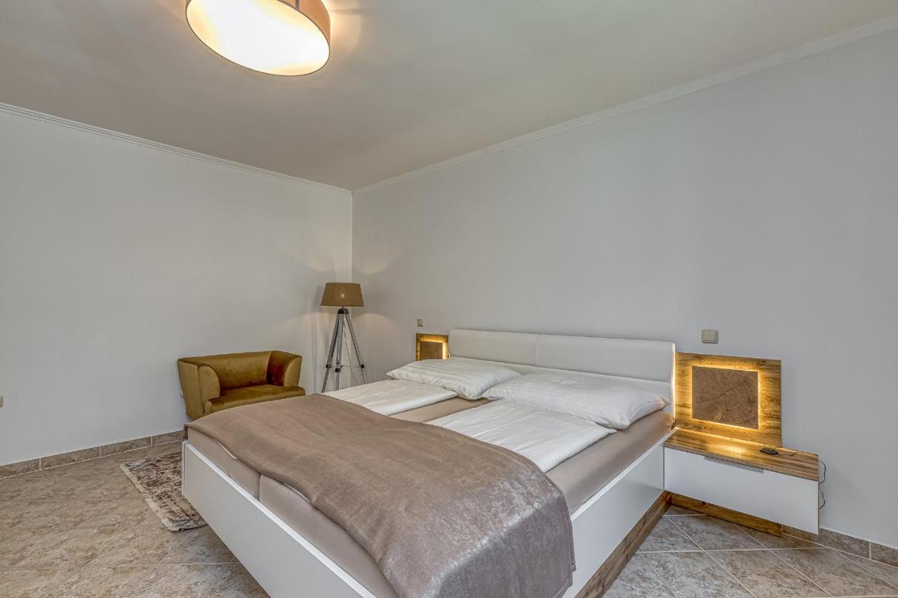 Villa Milena With Pool And Sea View Crveni Vrh Exterior foto