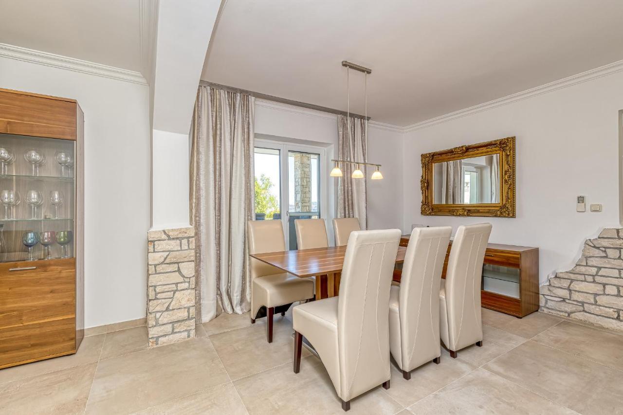 Villa Milena With Pool And Sea View Crveni Vrh Exterior foto