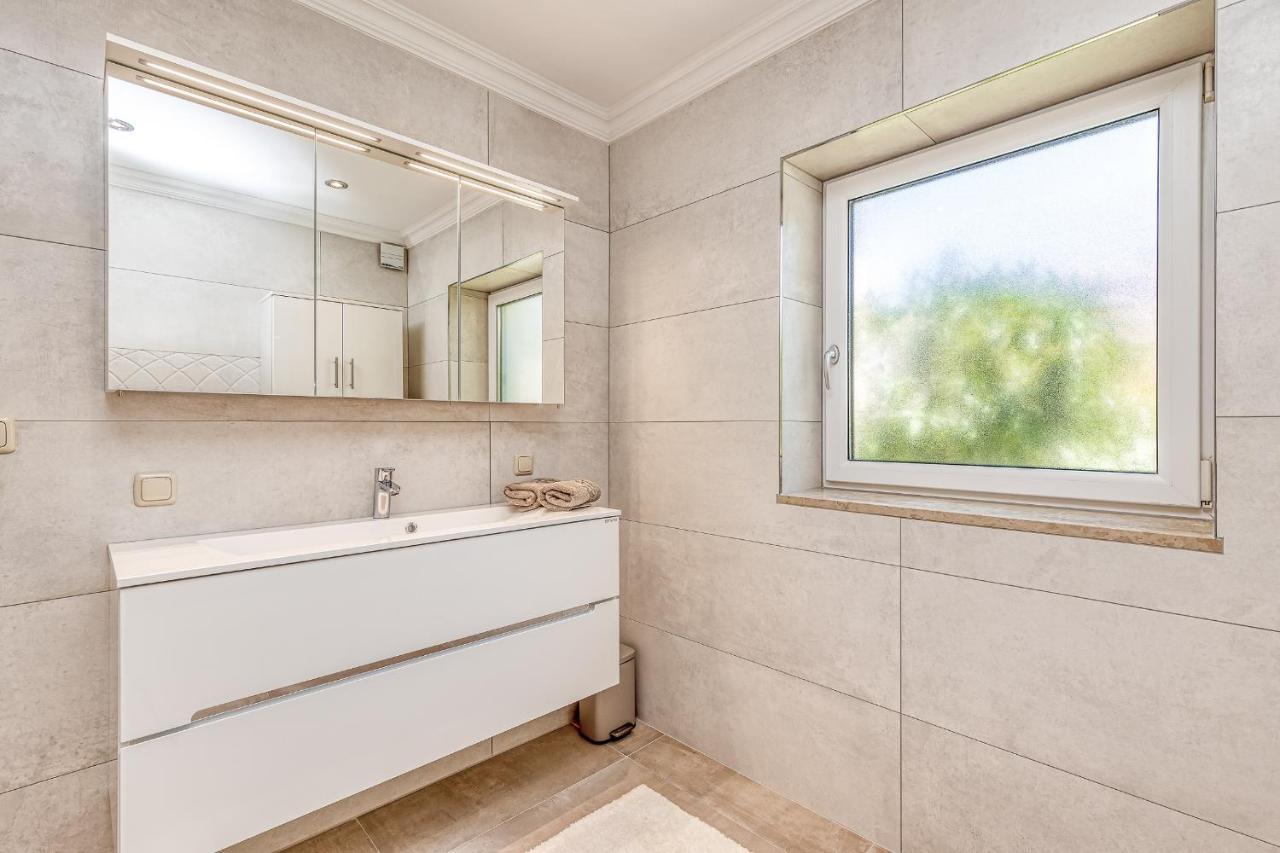 Villa Milena With Pool And Sea View Crveni Vrh Exterior foto